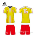 Voetbalvoetbalteam draagt ​​uniformen voetbalshirt